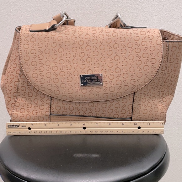 COPY - GUESS Handbag Tan Used with Shoulder strap - Picture 7 of 8